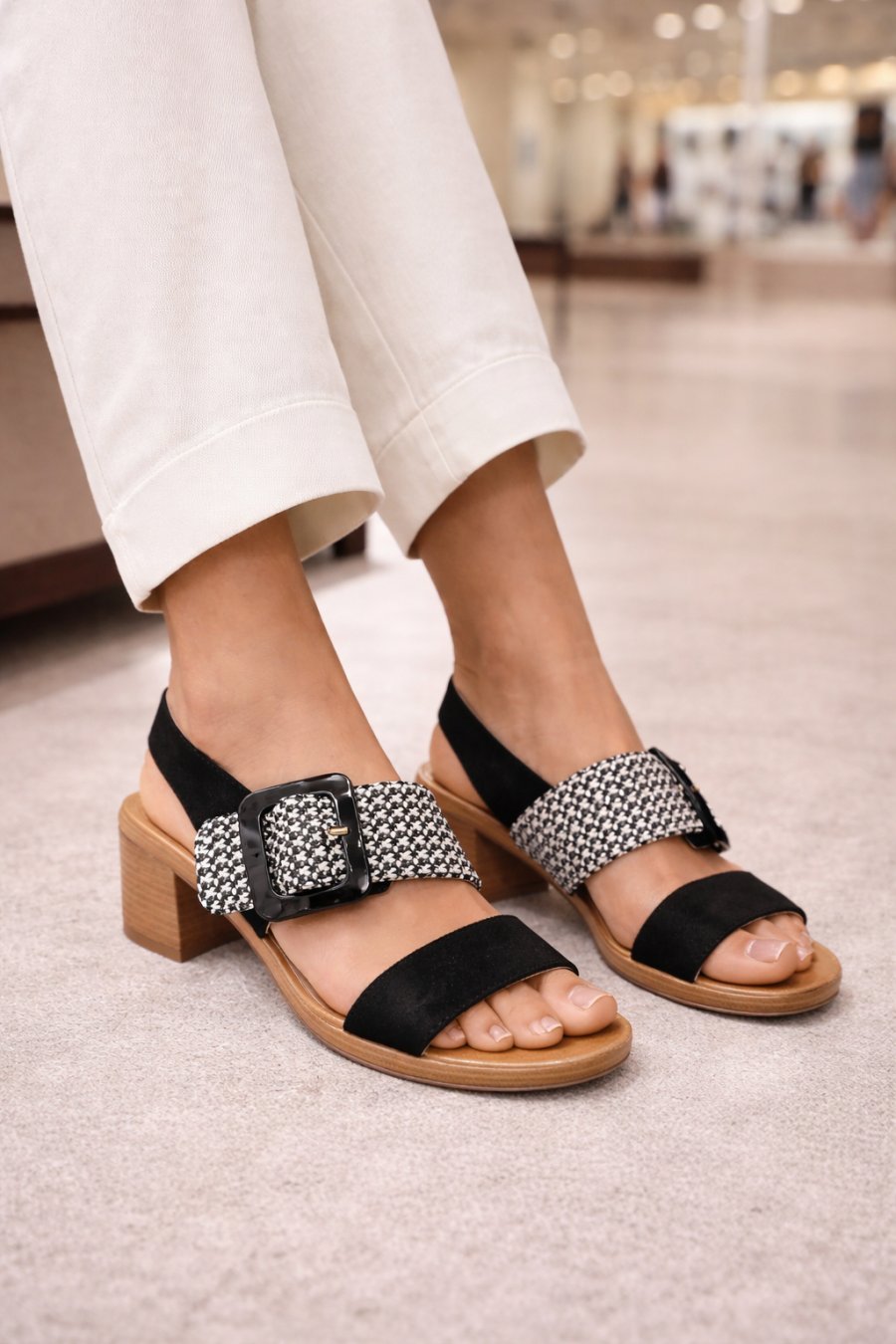 Women Shoes - AM-1